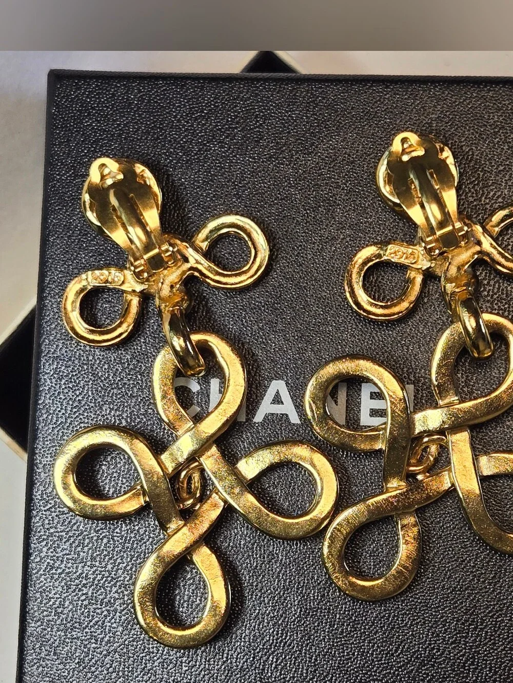 #152 CHANEL Gold Plated Earrings Clip/Vintage